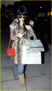 f2bdf11799137 Lily Allen   West London candids doing some shopping