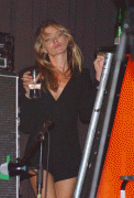 9dd00718159857.gif