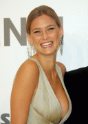 Bar Rafaeli cleavage