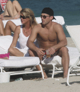 Rachel Hunter braless pokies Miami beach