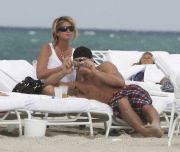 Rachel Hunter braless pokies Miami beach