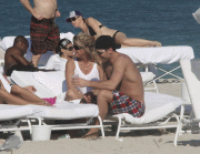 Rachel Hunter braless pokies Miami beach