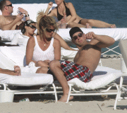 Rachel Hunter braless pokies Miami beach