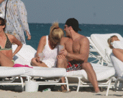 Rachel Hunter braless pokies Miami beach