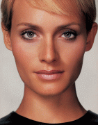 Amber Valletta