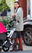 16004361139445 Alyson Hannigan out with family in Santa Monica on 12/24/09 
